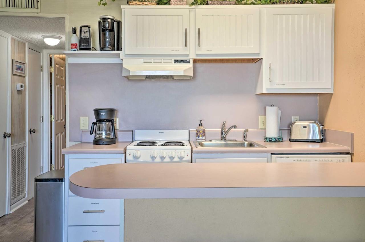 Isle Of Palms Beachfront Condo With Balcony And Pool! Экстерьер фото
